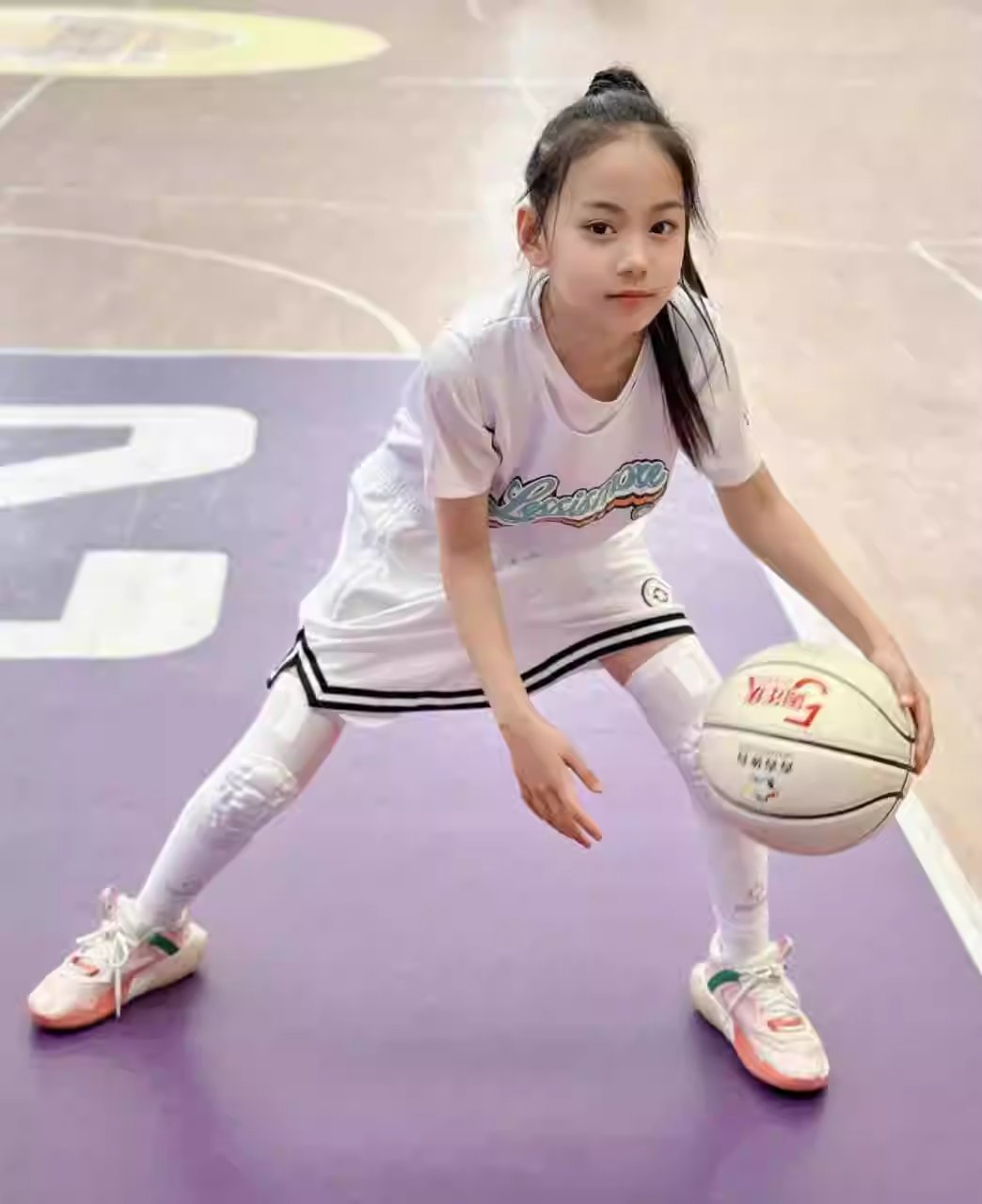 包含热爱篮球运动的少年冠军实现梦想的词条